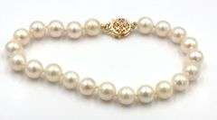 White fresh water pearl strand bracelet