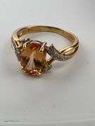 LADIES 18K YELLOW GOLD TOPAZ AND DIAMOND RING