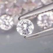 Heated only! 2.12ct diamond white Sapphire set