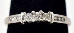 Stunning 10K White Gold Diamond Ring