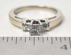 Sparkling 14K White Gold Diamond Ring