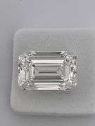 AMAZING I.G.I CERTIFIED LOOSE DIAMOND 9.02 CARATS EMERALD CUT F-VS1