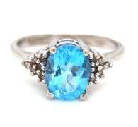 0kt White gold oval blue topaz ring