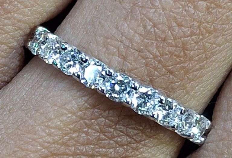 14K WHITE GOLD LAB GROWN DIAMOND WEDDING BAND