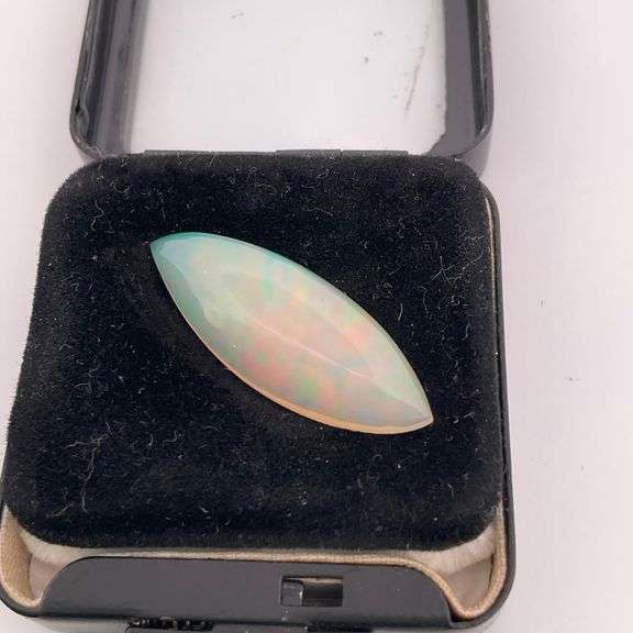 CERTIFIED 6.51 CARATS NATURAL OPAL