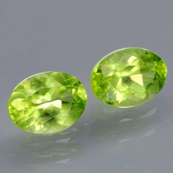 Amazing pair of Pakistan Peridot weighing 2.92cts!