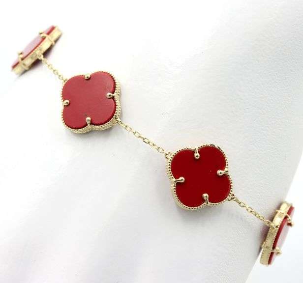 Darling 14K Yellow Gold Coral Motif Clover Bracelet