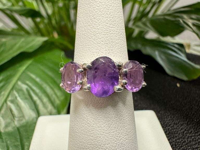 Sterling Silver Natural Gemstone Amethyst Ring Size 6