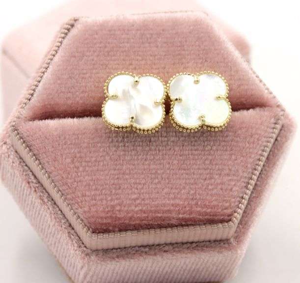 Darling 14K Yellow Gold Mother of Pearl Motif Stud Earrings
