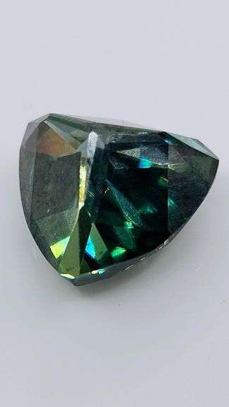 Dazzling 3.35 Ct Trillion Cut Emerald Gren Lab Simulated Diamond Solitaire