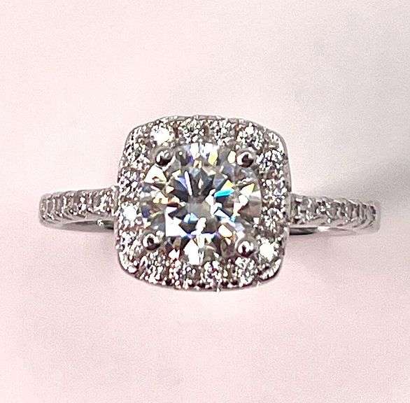 14 Kt White Gold Plate Sparkling 2.75 Ct White Lab Simulated Diamond  Ring