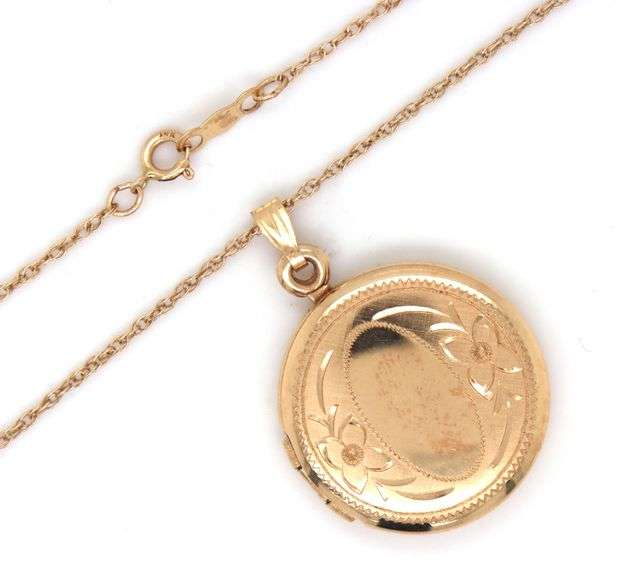 Pretty 14K YG Etched Circular Locket on Necklace