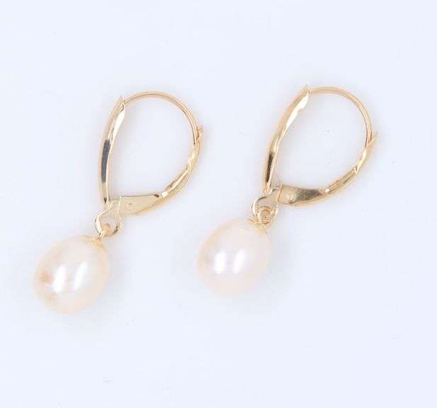 Fresh Water Pearl Dangle Earrings in Yellow Gold