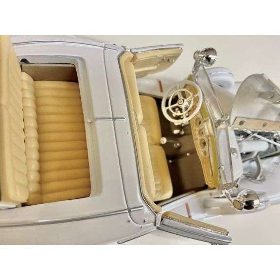 1936 Mercedes-Benz 500K Special Roadster Die-Cast Model