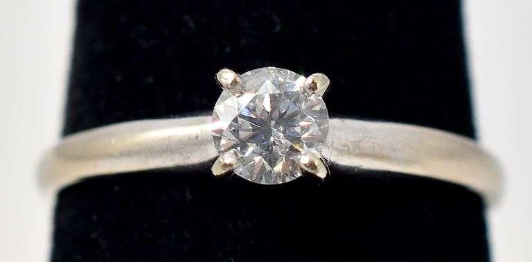 Brilliant Approx. 0.25CTS Solitaire Diamond Ring in 14K White Gold