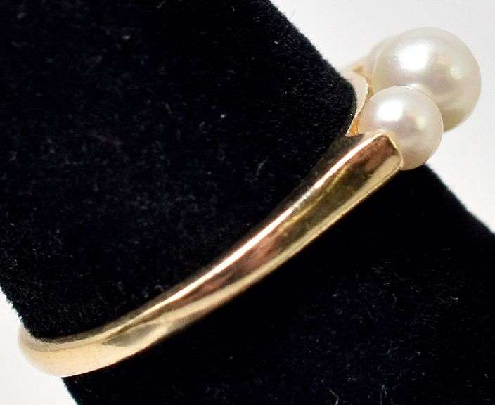 Pretty 14K Yellow Gold Pearl Ring