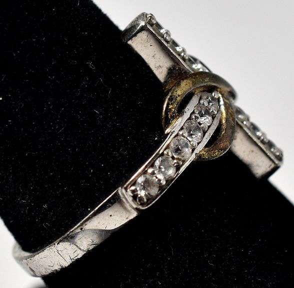 Cz Gemstone Cross Designed Ring in Sterling Silver