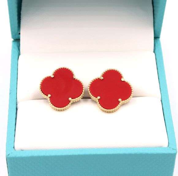 Beautiful 14K Yellow Gold Coral Motif Clover Stud Earrings