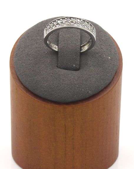 14kt White gold 0.30ctw diamond pave band