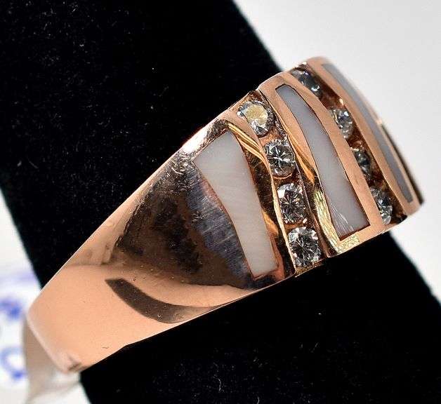 Dazzling Diamond and Mother of Pearl Ring in 14K Rose Gold