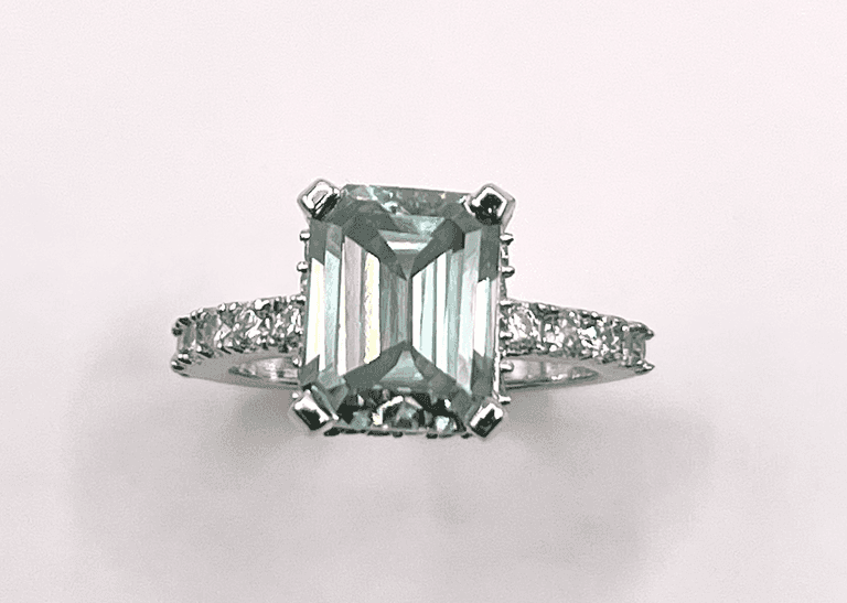 14 Kt White Gold Plate Rare 4.75 Ct Emerald Green Lab Simulated Diamond Ring