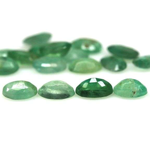 Oval cut 5.90ct 17pc Zambain Emerald set