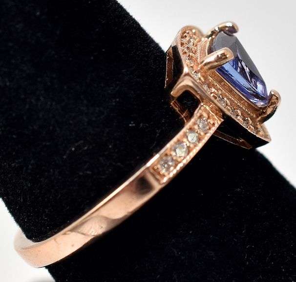 Beautiful 14K Rose Gold Tanzanite and Diamond Ring