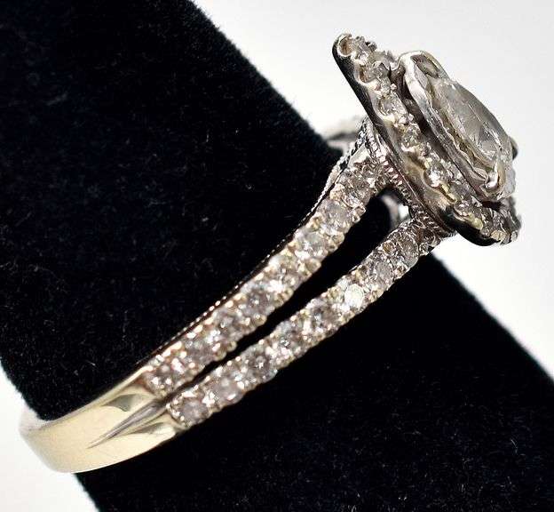 Sparkling 14K White Gold Diamond Ring