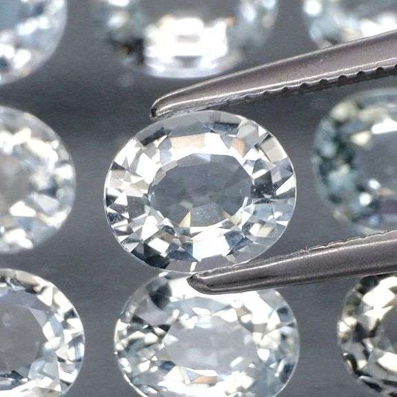 Gorgeous 6.14ct untreated platinum blue Aquamarine set
