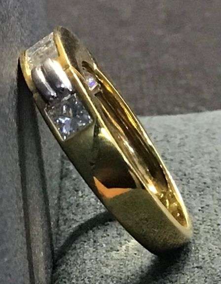 DELICATE 14K YELLOW GOLD NATURAL DIAMOND WEDDING BAND
