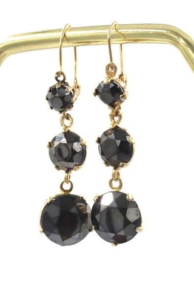 10kt Yellow gold 3 Hematite dangle earrings