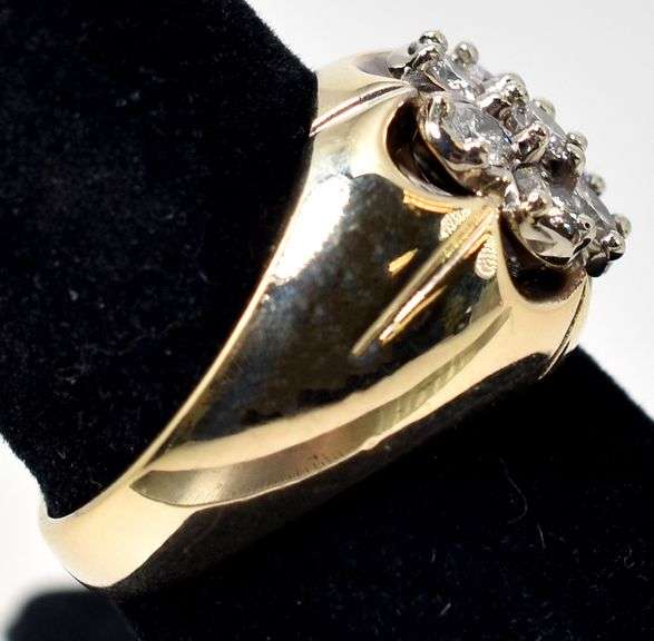 Charming 14K Yellow Gold Diamond Men's Ring