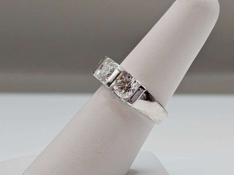 Sparkling 14 Kt White Gold Plate 4 Ct Bright White Lab Simulated Diamond Ring