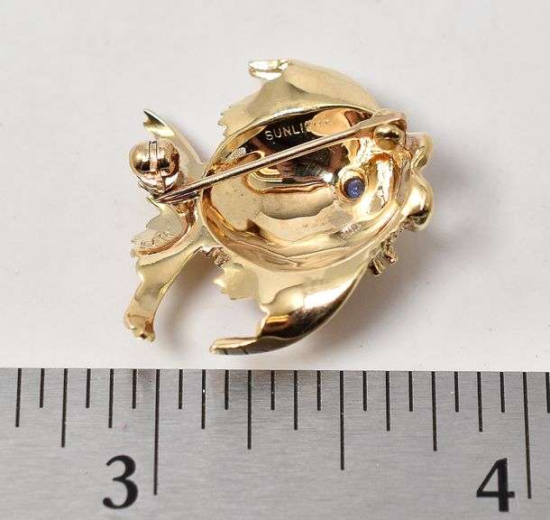Wild 14K Yellow Gold Puffer Fish Brooch with Blue Sapphire Gemstone Ring