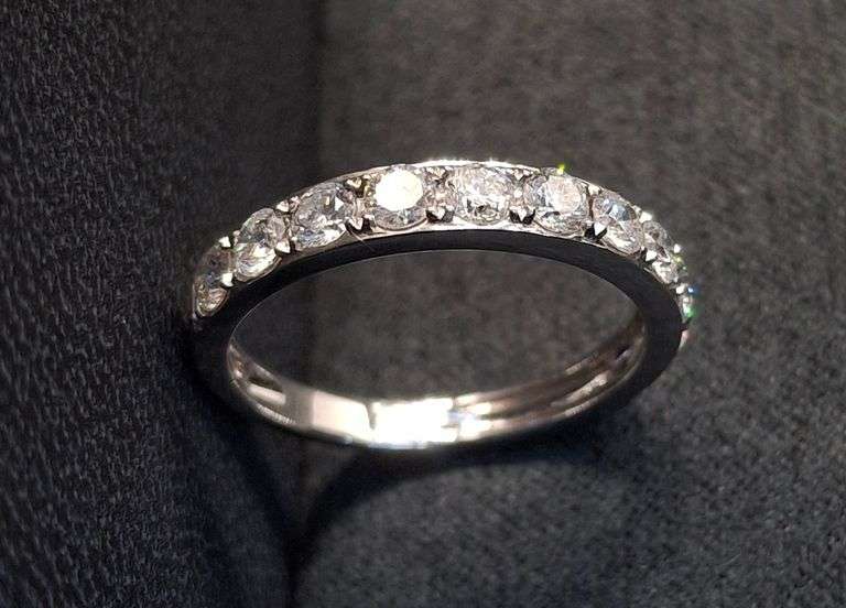14K White Gold Natural Diamond Wedding Band