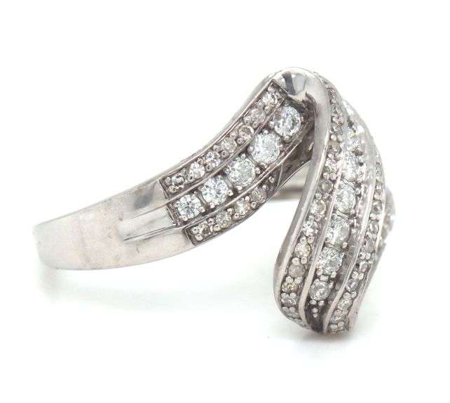 14kt White gold 0.50ctw diamond wave ring
