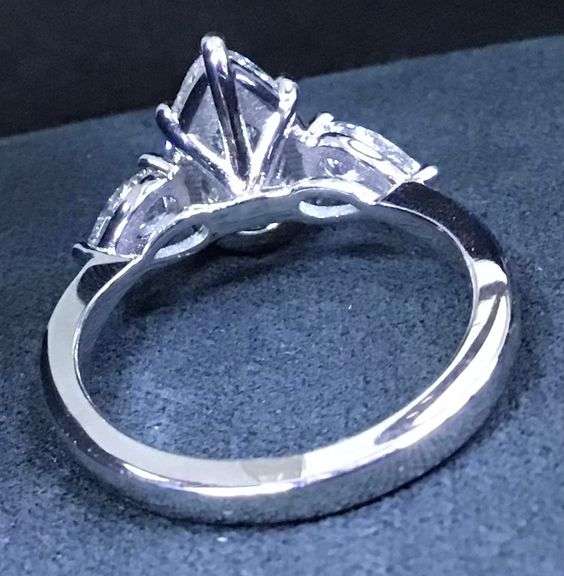 DAZZLING 14K WHITE GOLD LAB DIAMOND ENGAGEMENT RING