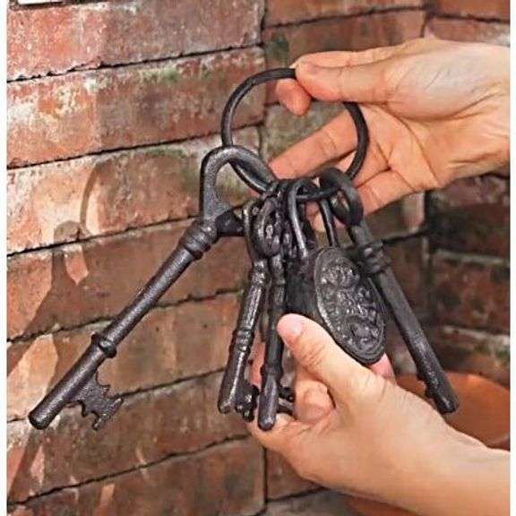 Cast Iron Skeleton Key Set with Lock