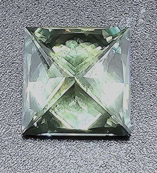 Amazing 3.95 Ct Mint Green Princess Cut Lab Simulated Diamond