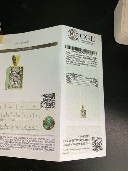 CERTIFIED 18K YELLOW GOLD DIAMOND PENDANT