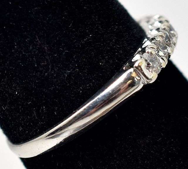 Stunning Platinum Diamond Ring