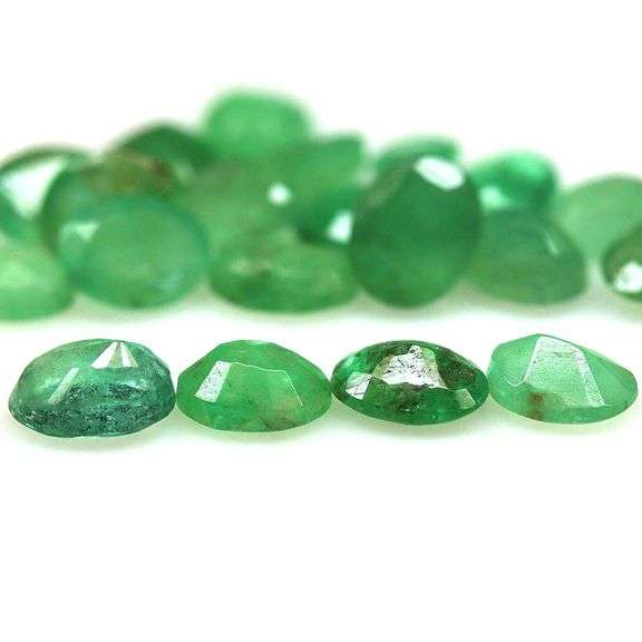 Bright emerald green 5.77ct 20pc real Emerald set!