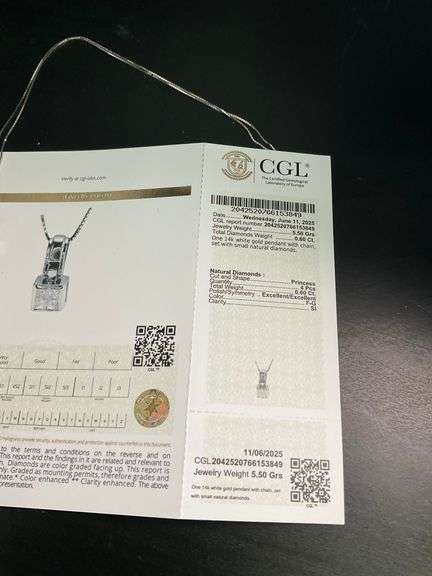 CERTIFIED 14K WHITE GOLD NECKLACE WITH DIAMOND PENDANT