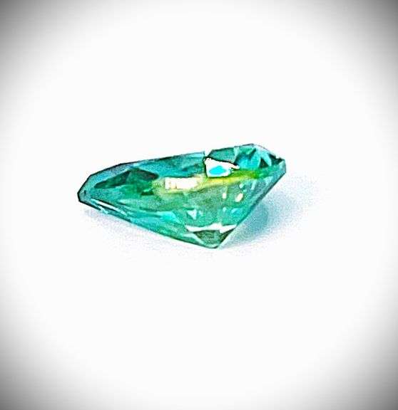 Beautiful 3.22 Ct Mint Green/Ice Blue Pear Lab Simulated Dimond