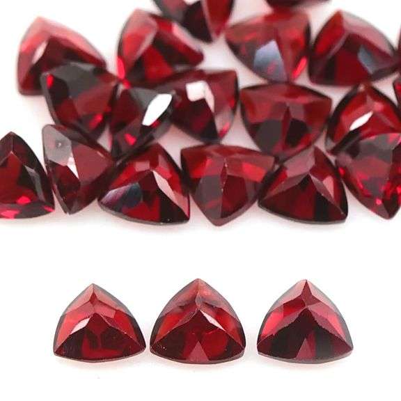 Stunning 11.45ct trillion cut cherry red Garnet set