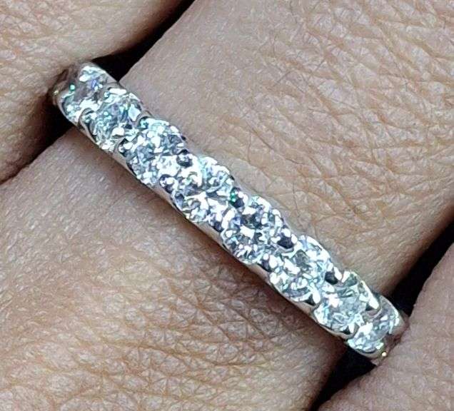 14K WHITE GOLD LAB GROWN DIAMOND WEDDING BAND