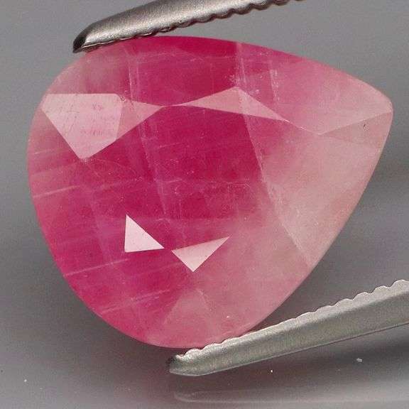 Holy smokes! Look at this AMAZING 4.05ct Bermese Ruby!!!