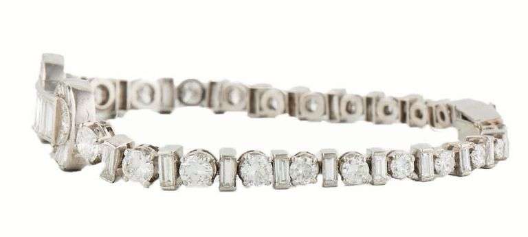 3.85ctw Baguette and Round Diamond Art Deco Graduated Bracelet in Platinum