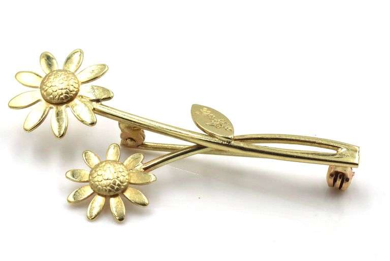 Nicely Scaled 14K Sunflower Brooch