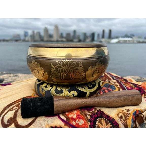 Tibetan Singing Bowl with Cushion and Wooden Striker